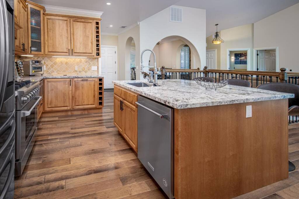 New Luxury Lake House In Pine Mountain Lake Close To Yosemite! Perfect For All Seasons! Great For Retreats, Getaways, Celebrations, And More! Groveland Exterior foto